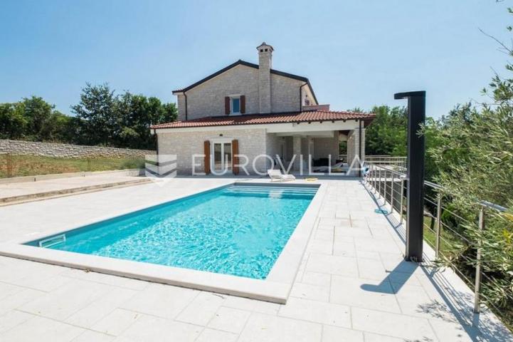 Istra, Kanfanar, prekrasna kuća 450 m² na velikom imanju od 1900 m²