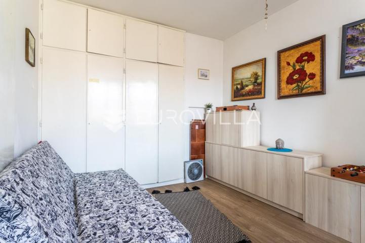 Split, Centar, prostrana etaža na izvrsnoj lokaciji s pogledom na more, 135 m²