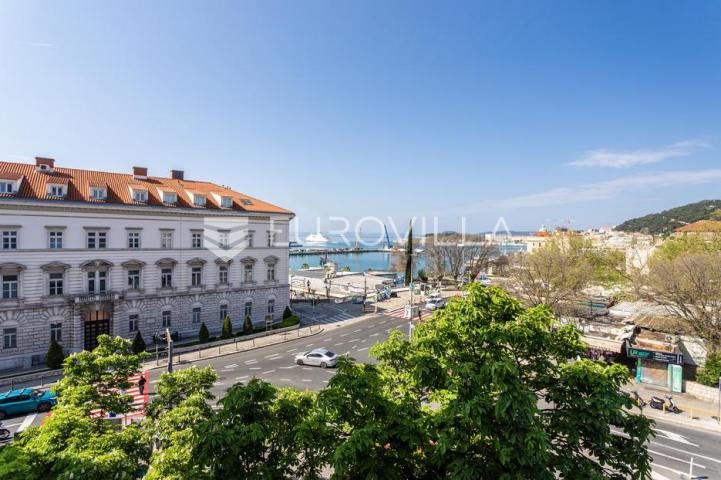 Split, Centar, prostrana etaža na izvrsnoj lokaciji s pogledom na more, 135 m²