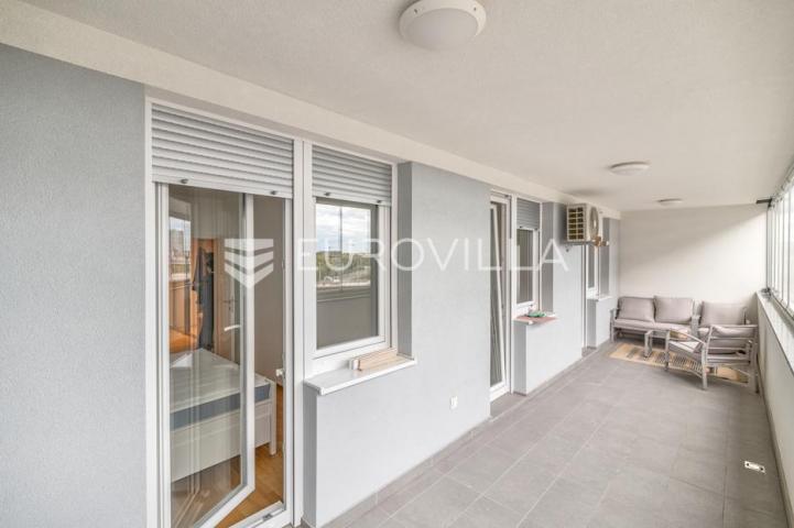 Zagreb, Savica, predivan trosoban stan površine 75 m² vanjsko parkirno mjesto