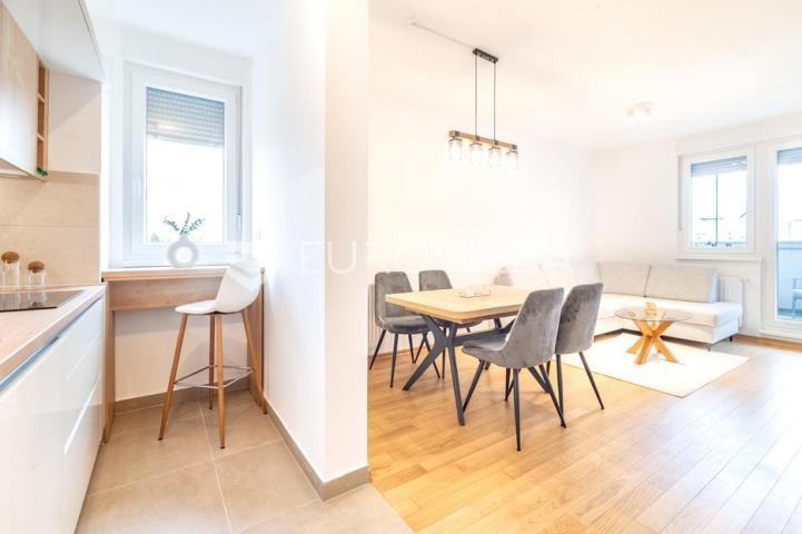 Zagreb, Savica, predivan trosoban stan površine 75 m² vanjsko parkirno mjesto