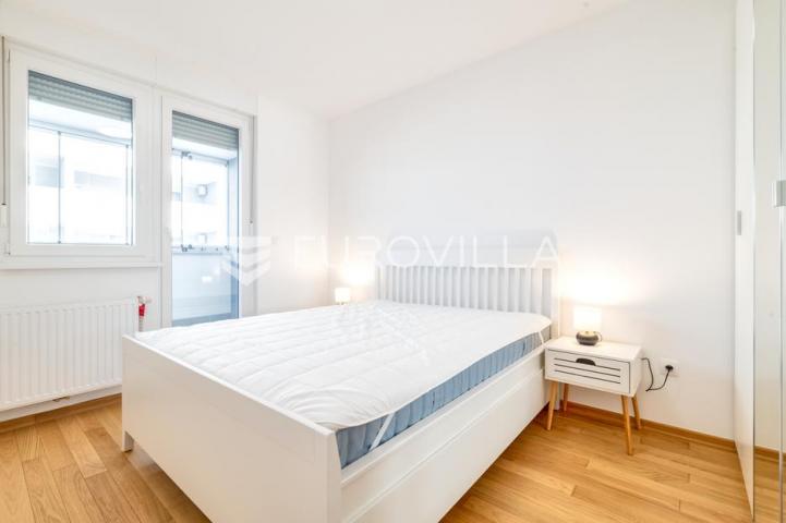 Zagreb, Savica, predivan trosoban stan površine 75 m² vanjsko parkirno mjesto