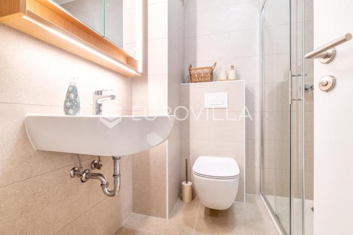Zagreb, Savica, predivan trosoban stan površine 75 m² vanjsko parkirno mjesto