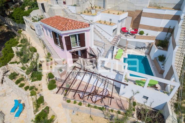 Ekskluzivna vila – prvi red uz more sa spektakularnim pogledom na more u Stanići