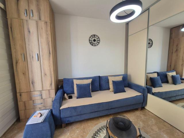 Kompletno opremljen studio 21m² na odličnoj lokaciji – Budva (300m od mora)