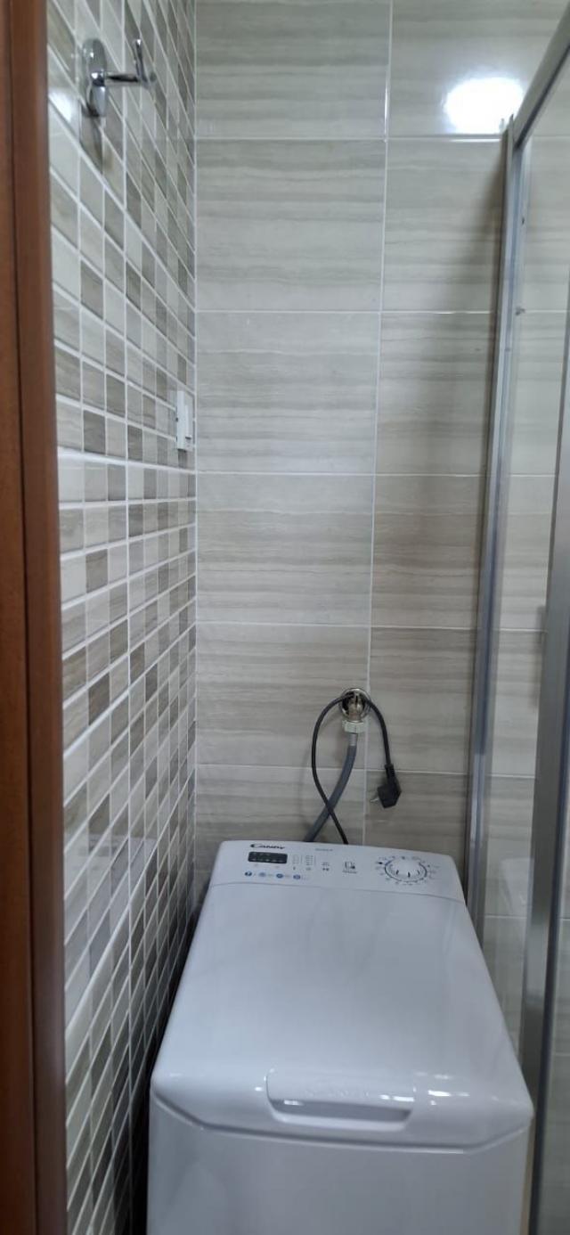 Kompletno opremljen studio 21m² na odličnoj lokaciji – Budva (300m od mora)