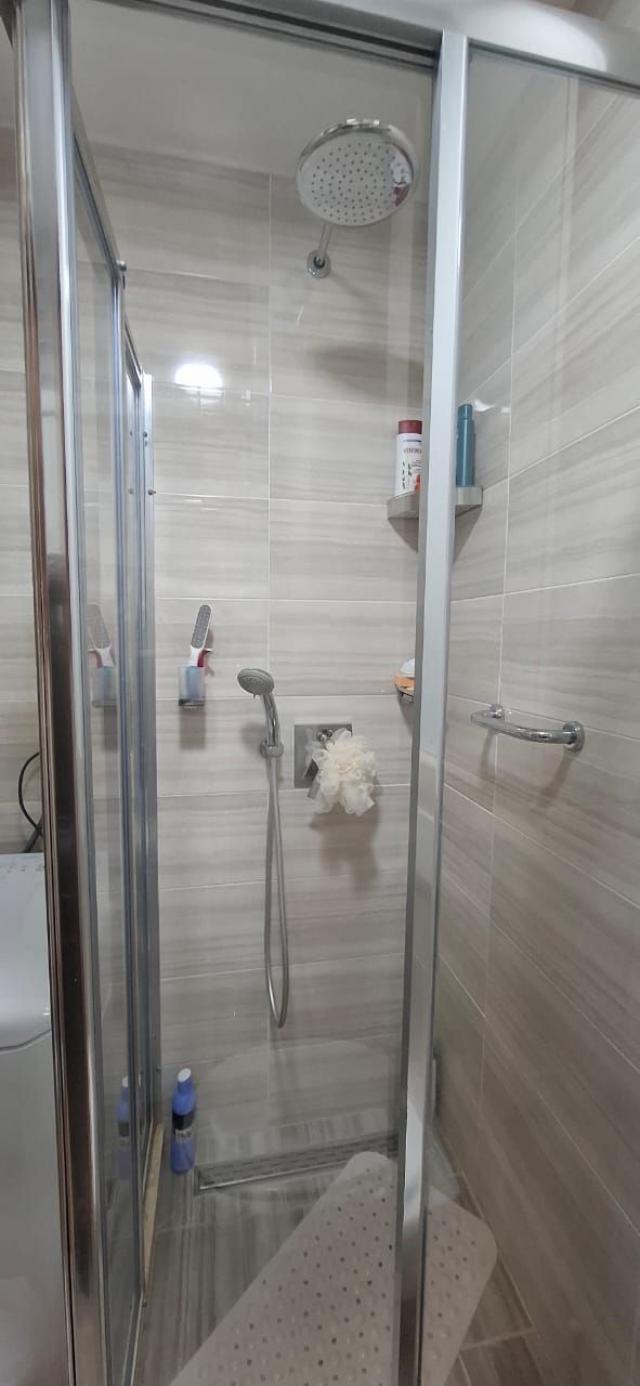 Kompletno opremljen studio 21m² na odličnoj lokaciji – Budva (300m od mora)