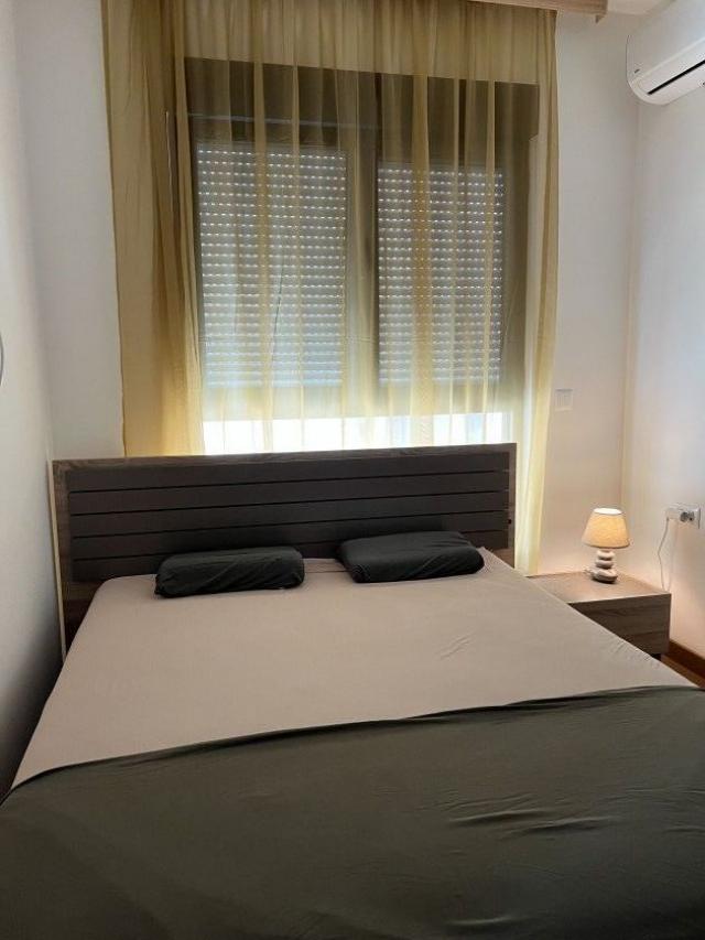 Jednosoban stan 48m² + terasa 90m² sa garažnim mestom – Tivat