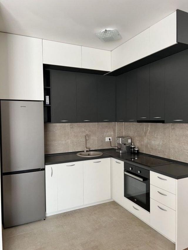 Jednosoban stan 48m² + terasa 90m² sa garažnim mestom – Tivat