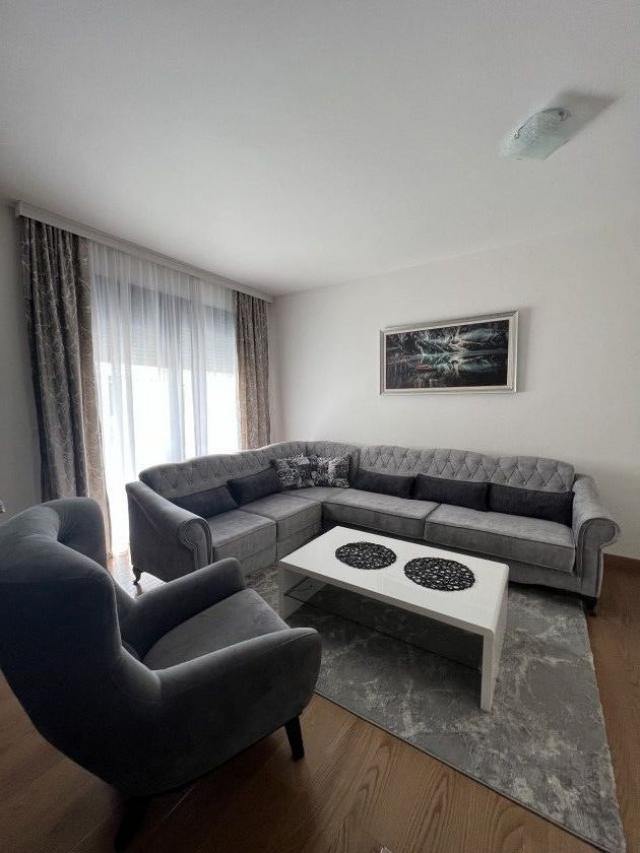 Jednosoban stan 48m² + terasa 90m² sa garažnim mestom – Tivat