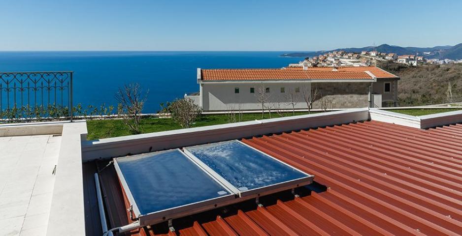 Luksuzna vila sa bazenom i panoramskim pogledom na more – Blizikuće, Budva