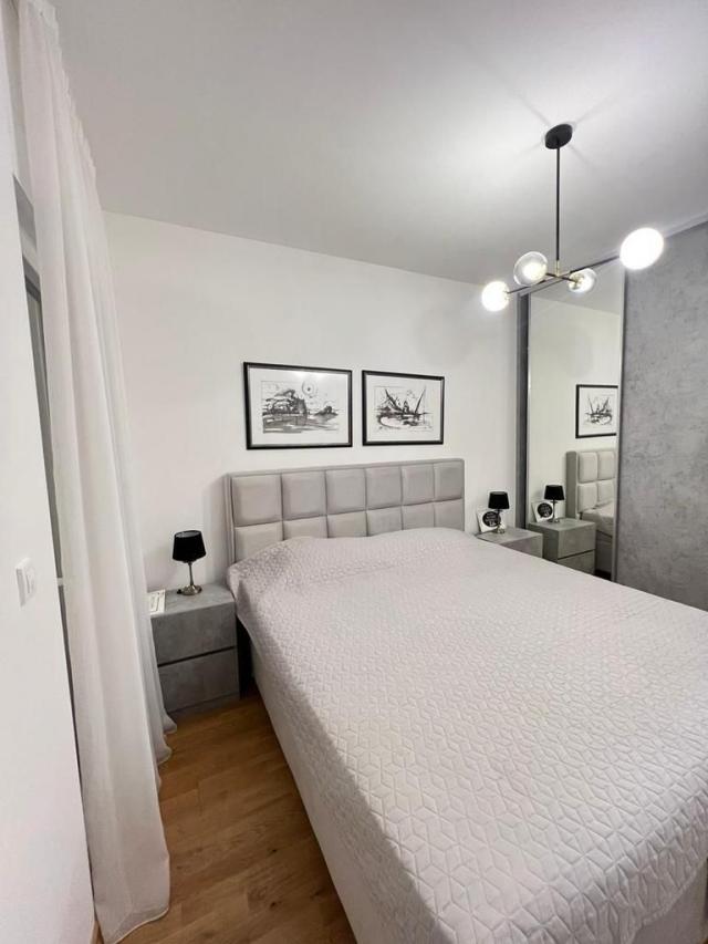 Prodaja dvosobnog stana 69 m² sa dva garazna mesta – The Old Bakery, Budva