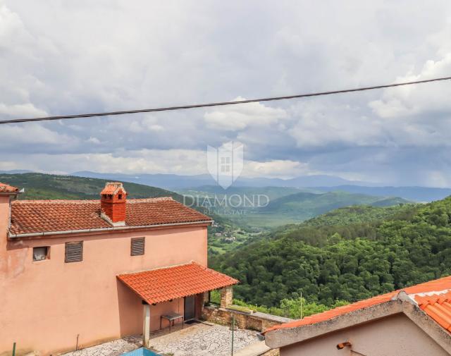Attractive house with an unforgettable view!