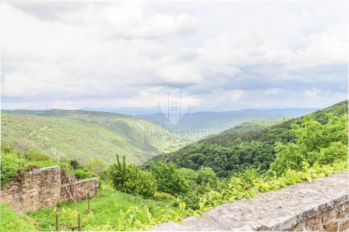 Attractive house with an unforgettable view!