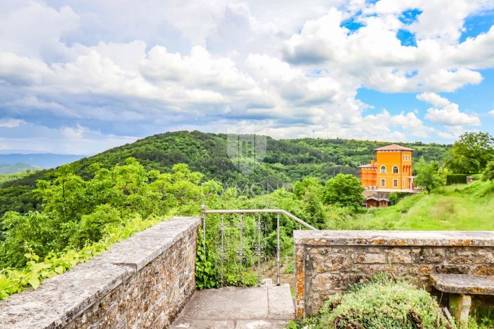 Attractive house with an unforgettable view!