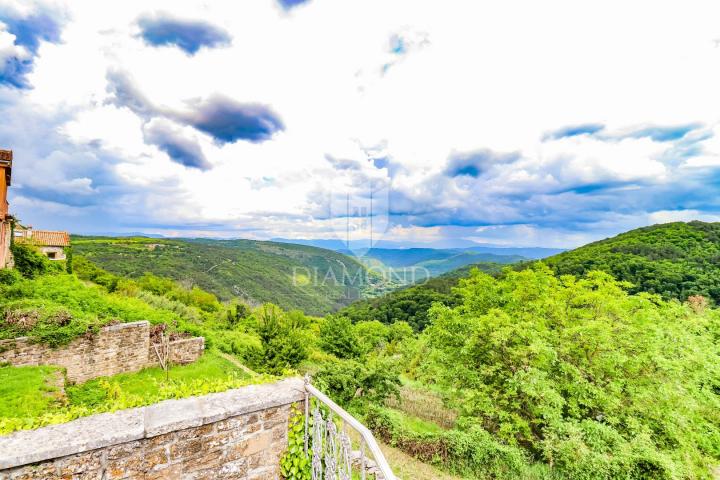 Attractive house with an unforgettable view!