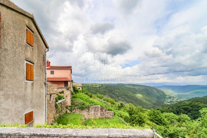 Attractive house with an unforgettable view!