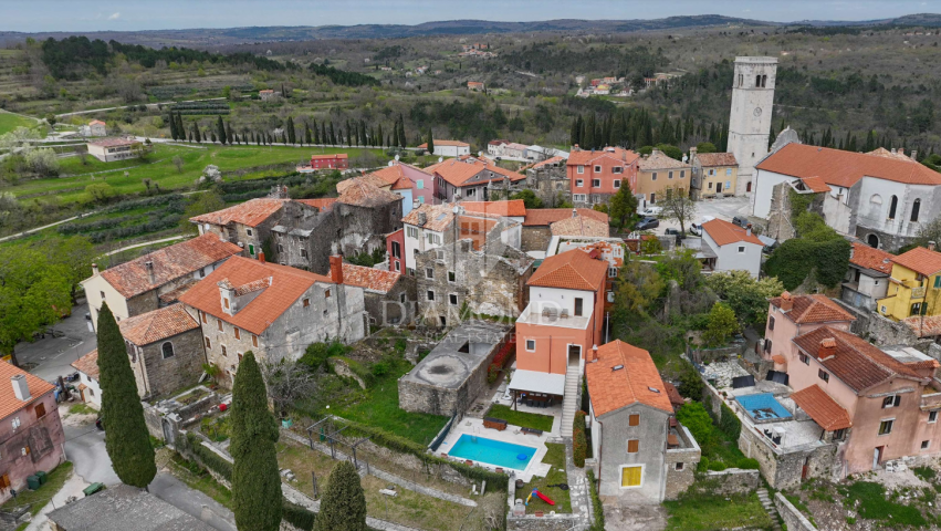 Attractive house with an unforgettable view!