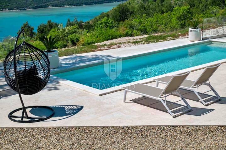 VILLA S POGLEDOM NA MORE, LABIN, OKOLICA