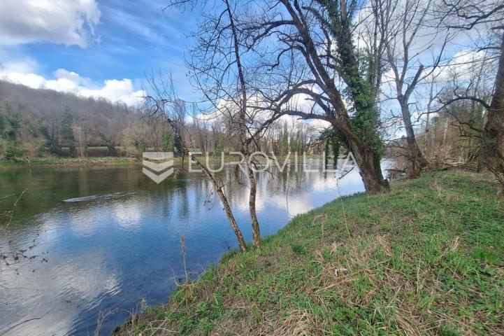 Bosiljevo, poljoprivredno zemljište 1400 m² uz rijeku Kupu