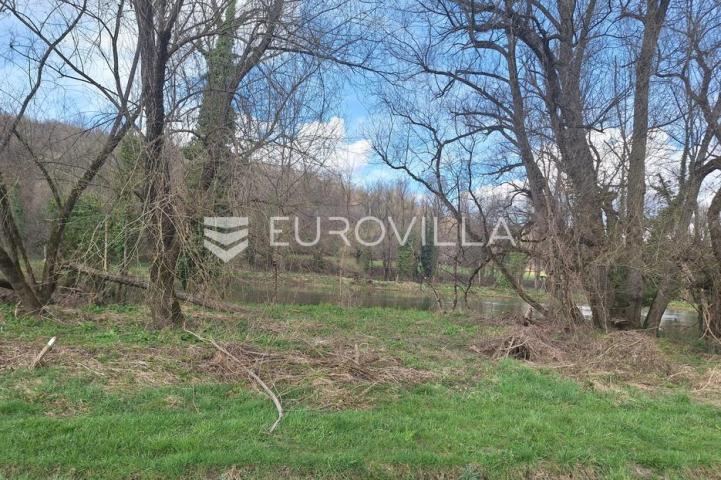 Bosiljevo, poljoprivredno zemljište 1400 m² uz rijeku Kupu