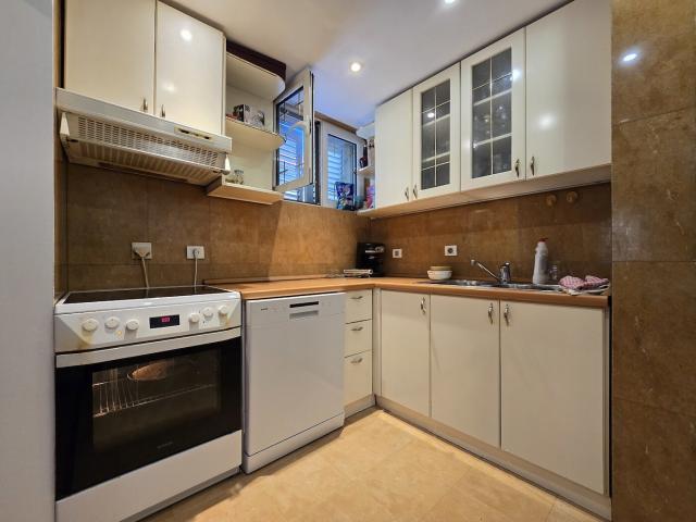Kuća, 180m2, na placu od 6318m2, Smokovac, Podgorica