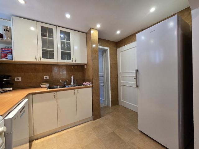 Kuća, 180m2, na placu od 6318m2, Smokovac, Podgorica