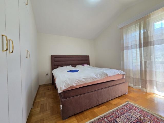 Kuća, 180m2, na placu od 6318m2, Smokovac, Podgorica