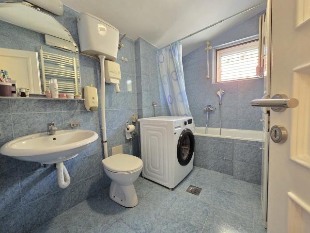 Kuća, 180m2, na placu od 6318m2, Smokovac, Podgorica