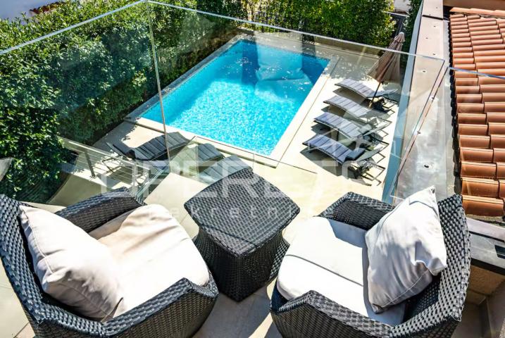 LUKSUZNA VILLA S POGLEDOM NA MORE – PAVIĆINI, DUGA UVALA