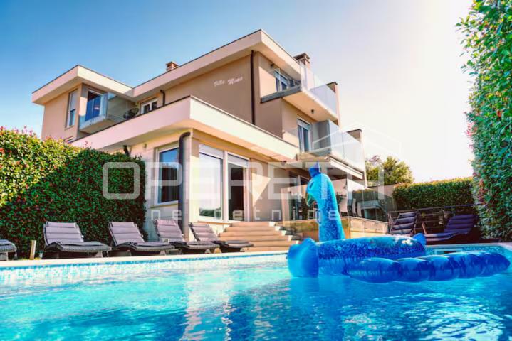 LUKSUZNA VILLA S POGLEDOM NA MORE – PAVIĆINI, DUGA UVALA
