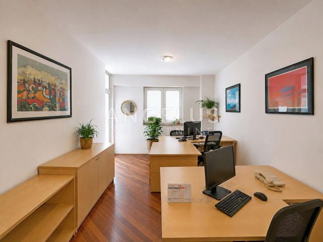 Dubrovnik, Gruž – stan površine 85 m² u centru grada (idealno za uredske i slične djelatnosti) PRODA
