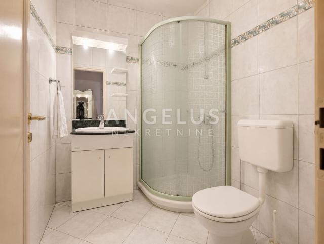 Dubrovnik, Gruž – stan površine 85 m² u centru grada (idealno za uredske i slične djelatnosti) PRODA