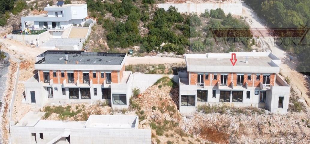 Imotski vila (roh-bau) 390 m2 vrhunska lokacija - ekskluziva