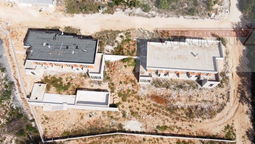 Imotski vila (roh-bau) 390 m2 vrhunska lokacija - ekskluziva