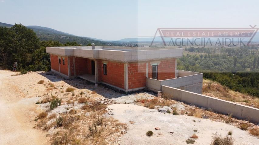 Imotski vila (roh-bau) 390 m2 vrhunska lokacija - ekskluziva