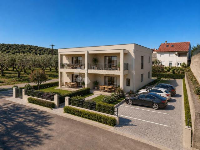OTOK RAB, KAMPOR - Moderni stanovi u novogradnji. PRILIKA 3200 EUR/m2! Stan na prvom katu