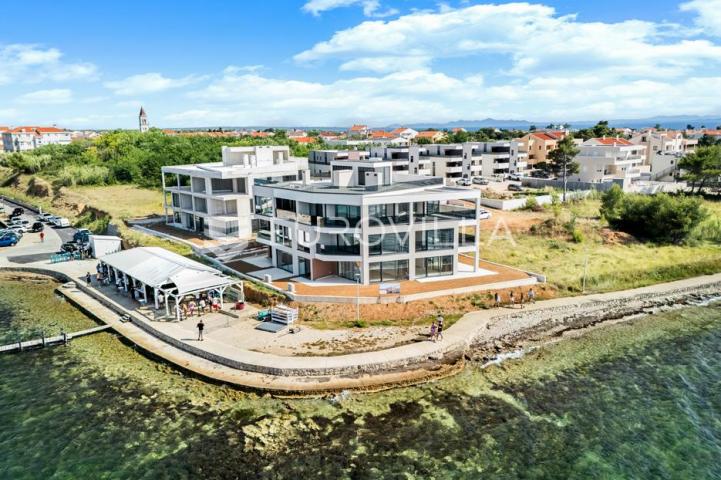 Zadar, Privlaka, luksuzni dvoetažni dvosoban stan 1. red do mora, 85,05 m²