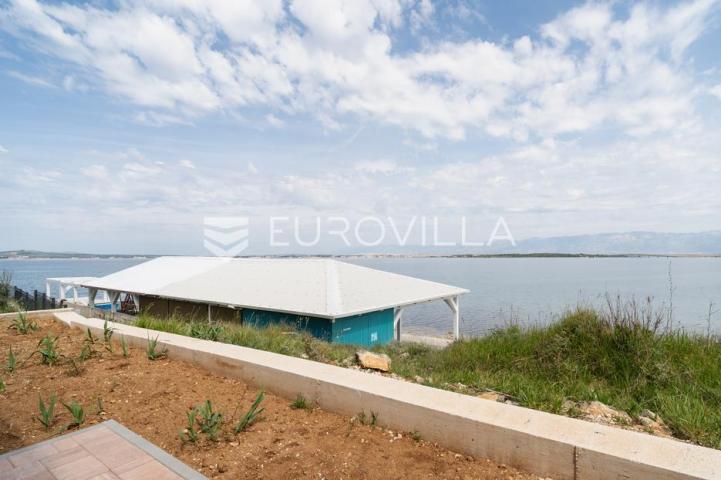 Zadar, Privlaka, luksuzni dvoetažni dvosoban stan 1. red do mora, 85,05 m²