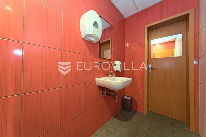 Osijek, Centar, atraktivan ulični poslovni prostor 267 m²