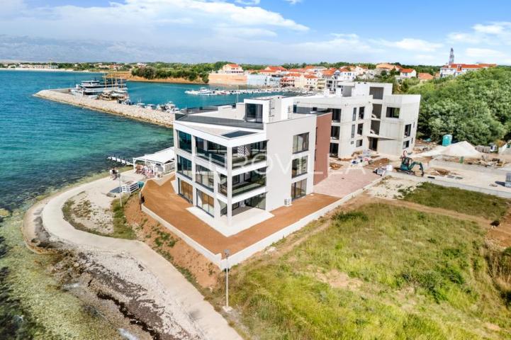 Zadar, Privlaka, luksuzni dvosoban stan 1. red do mora, 85,57 m²
