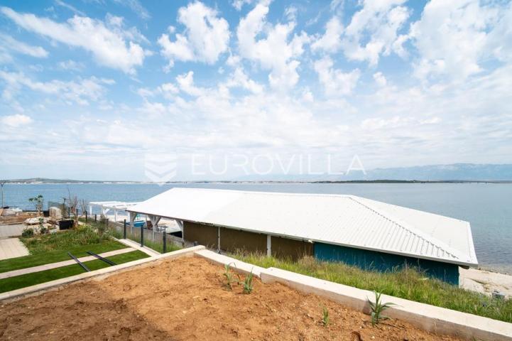 Zadar, Privlaka, luksuzni dvosoban stan 1. red do mora, 85,57 m²