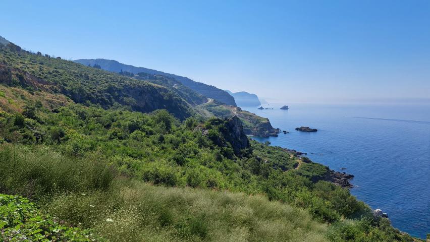 Urbanized land for building a villa, close to the sea,
