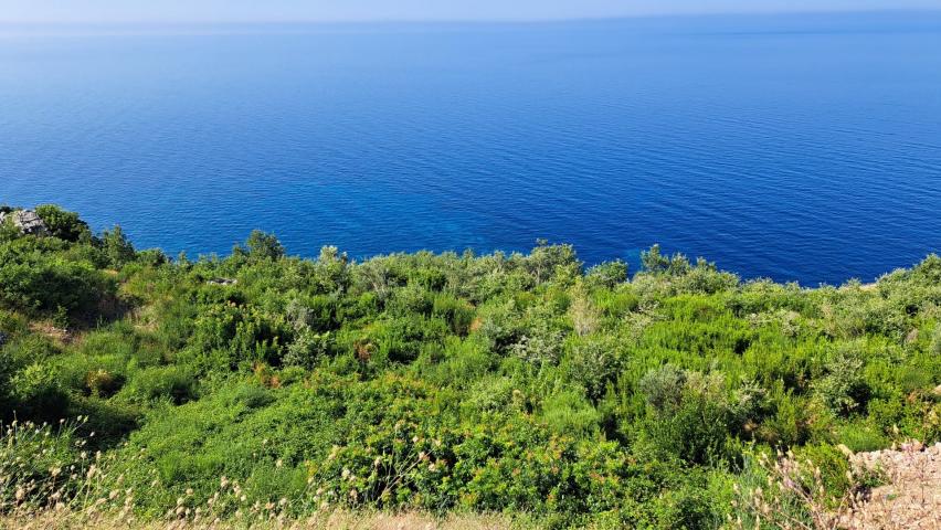 Urbanized land for building a villa, close to the sea,