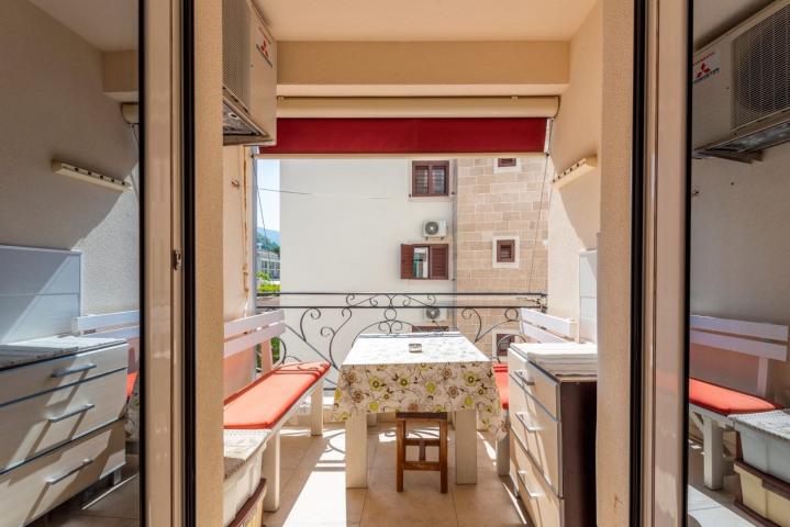 One-bedroom apartment on the first line to the sea, Petrovac (Budva)