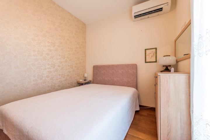 One-bedroom apartment on the first line to the sea, Petrovac (Budva)