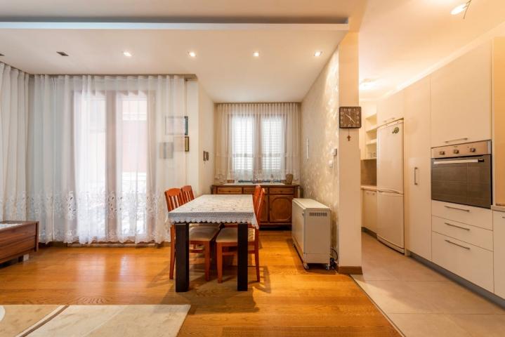 One-bedroom apartment on the first line to the sea, Petrovac (Budva)