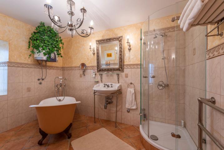 Authentic stone house on the first line to the sea, Baosici