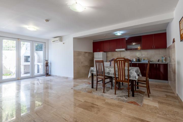 4-bedroom villa in the second row to the sea, Perazica Do