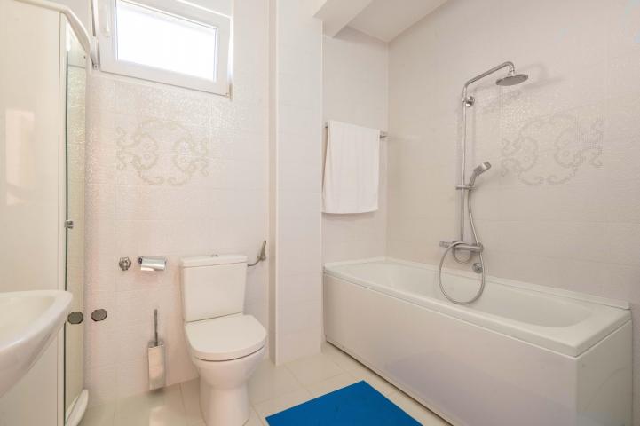 4-bedroom villa in the second row to the sea, Perazica Do